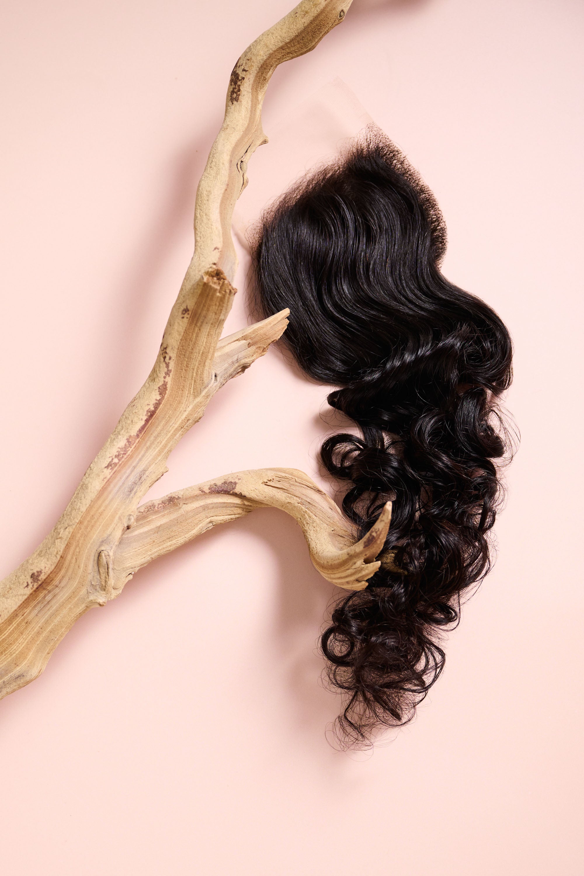 Amina's Loose Waves Closure